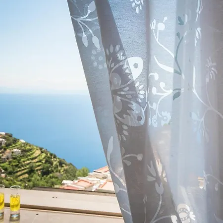 Апартаменты La Di Enzo Con Vista Mare *