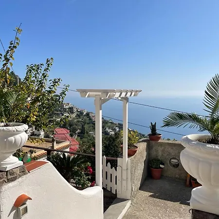 La Di Enzo Con Vista Mare Апартаменты *