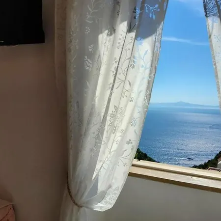 La Di Enzo Con Vista Mare Apartment