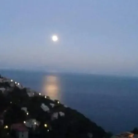 La Di Enzo Con Vista Mare Lägenhet Amalfi